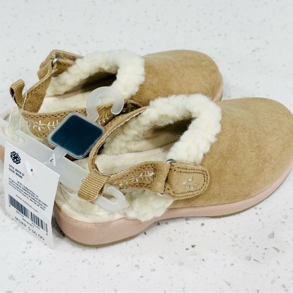 OshKosh B’Gosh Kidd queen girls Sherpa clog size 7C.